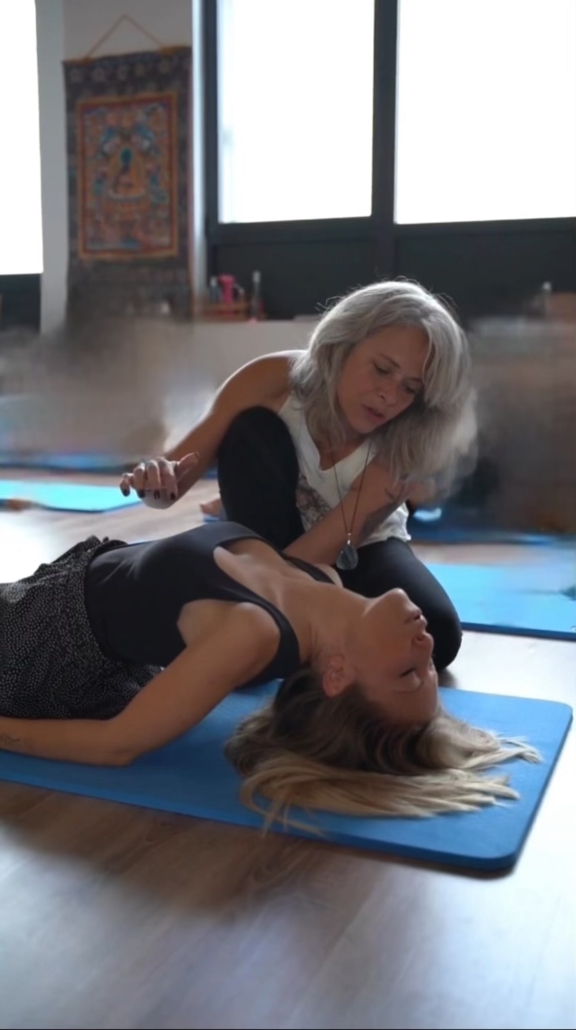 Facilitateur, facilitatrice, kundalini activation, soin énergétique, activation énergie vitale, transe consciente, abondance, manifestation, chant vibratoire, immersion, Auvergne, Vichy, chant intuitif, chant de guérison, Voice Medicine, transformation, libération émotionnelle, auto-guérison, bien-être